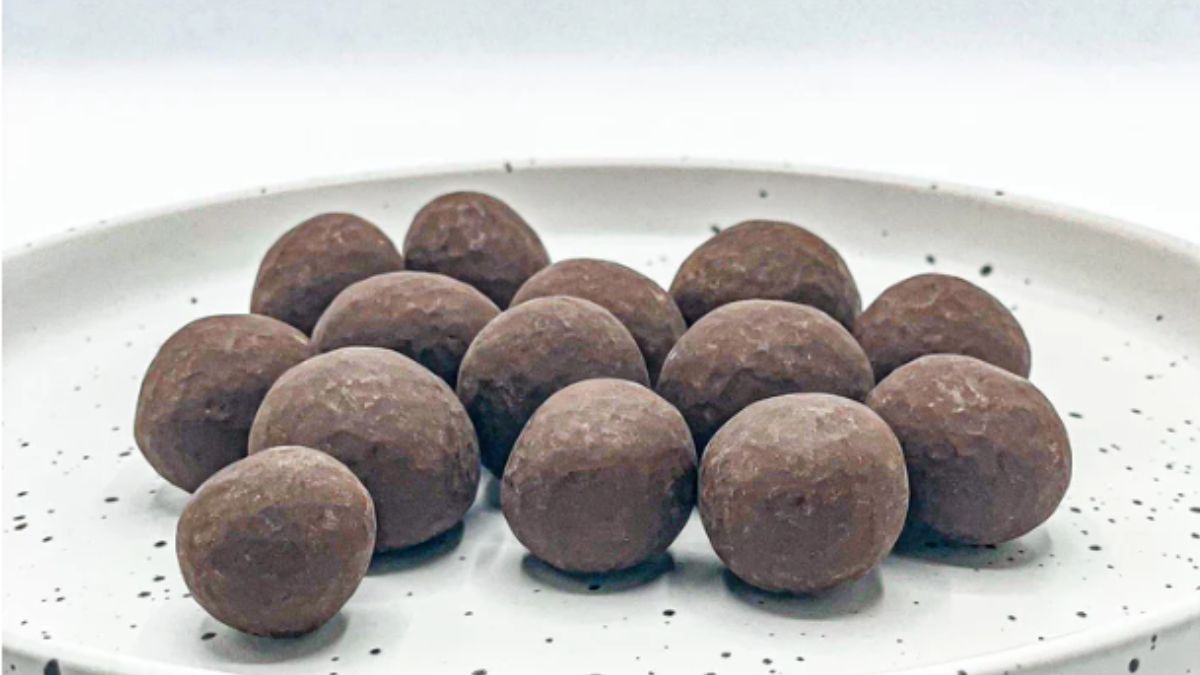 Hawaiian chocolate macadamia nuts